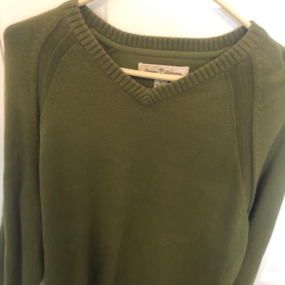 Tommy bahama v neck shirt